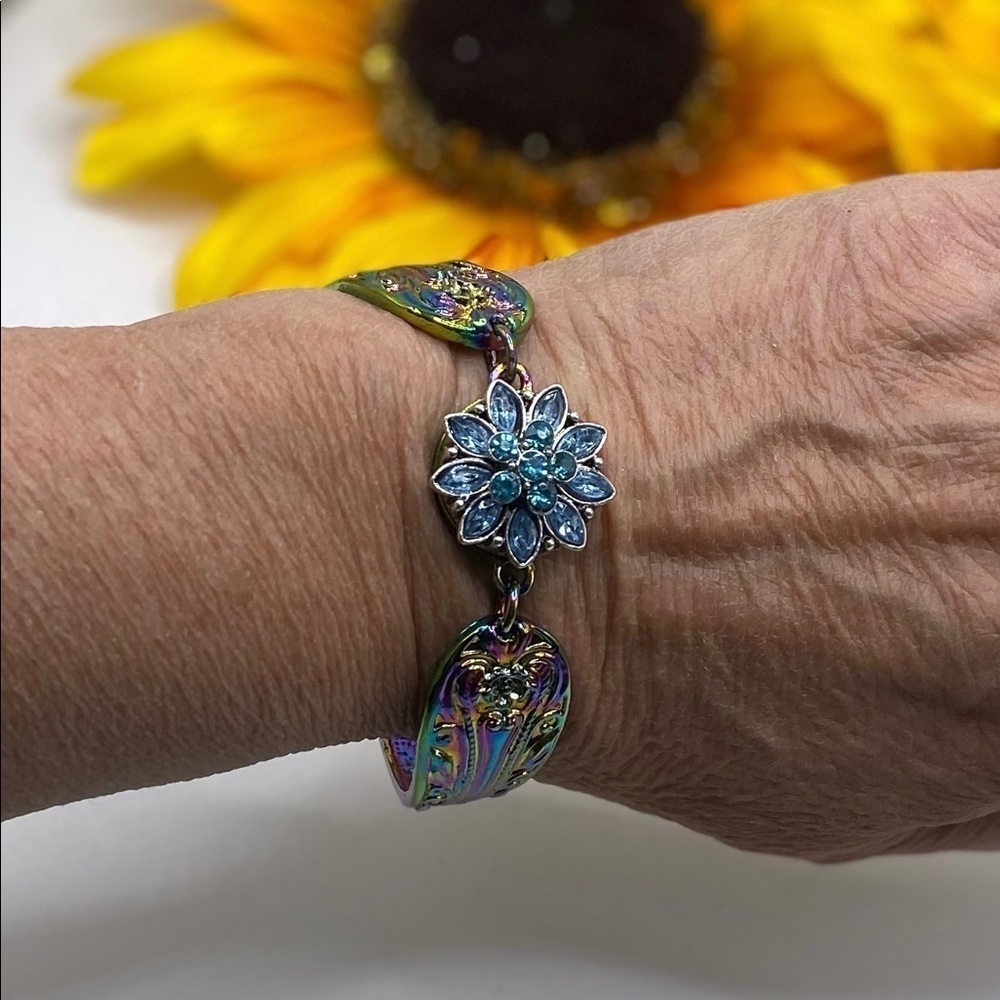 Retro Colors Snap Jewelry Bracelet with 18mm Aqua Blue Floral Snap! SEE VIDEO!